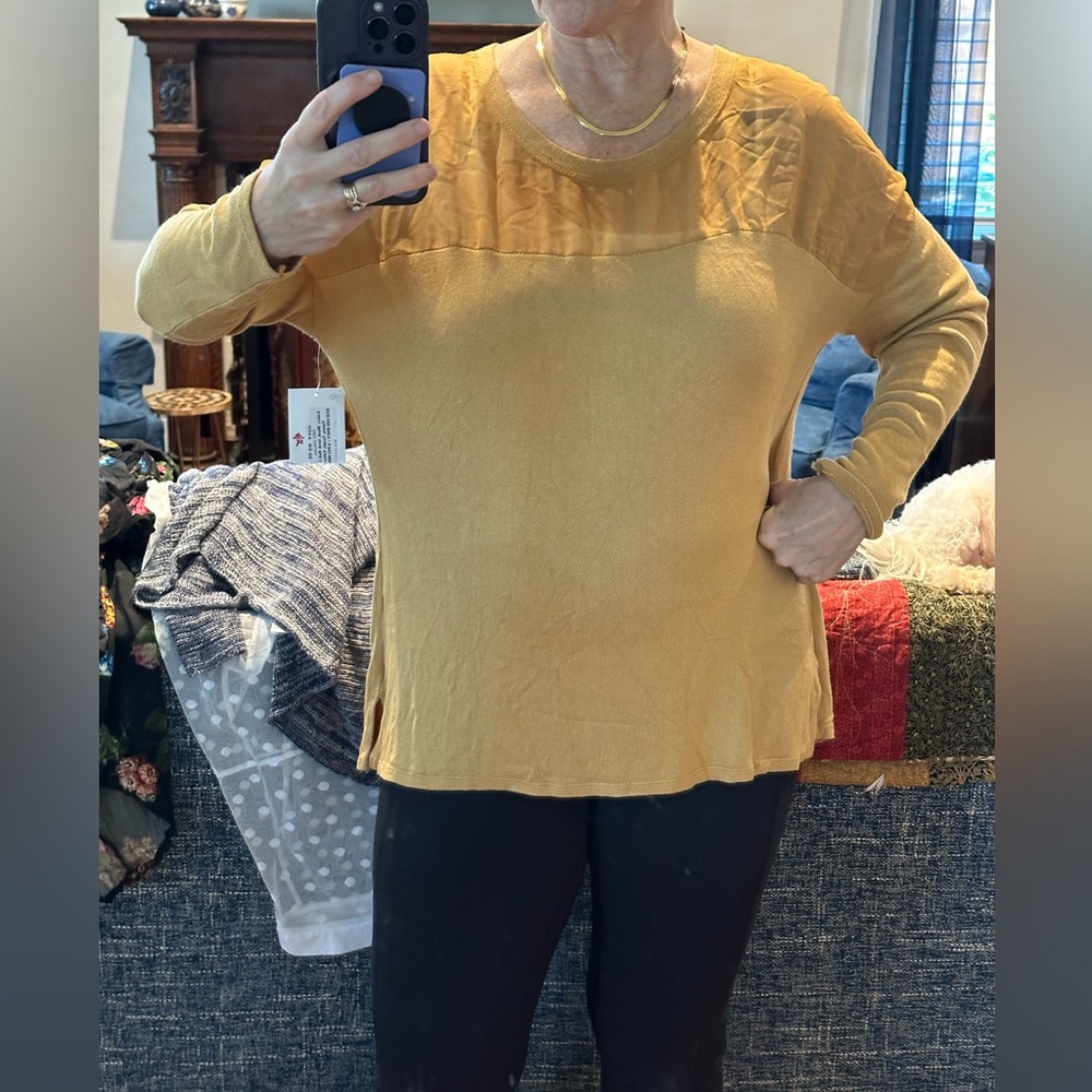 NWT goldenrod color top feels like butter and acts as a perfect neutral!